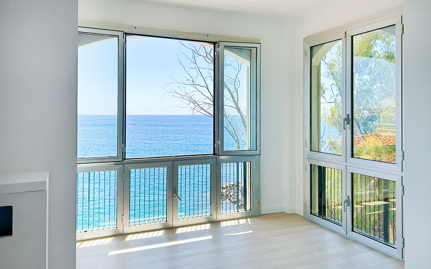 Attico Con Vista Mare E Spiaggia Privata, Sanremo