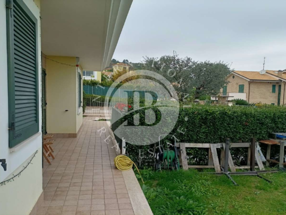 Casa Indipendente Con Giardino A San Benedetto Del Tronto