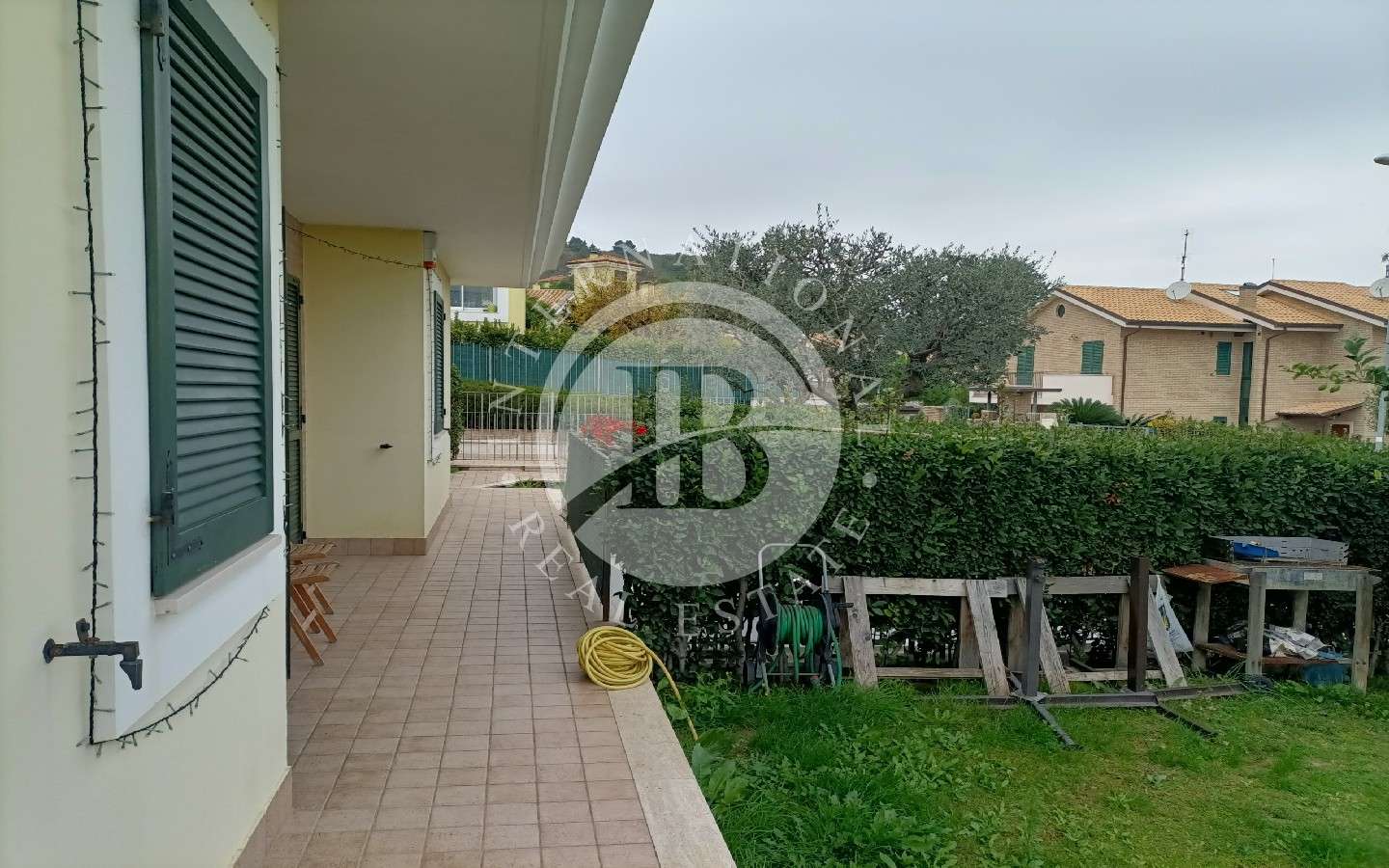 Casa Indipendente Con Giardino A San Benedetto Del Tronto