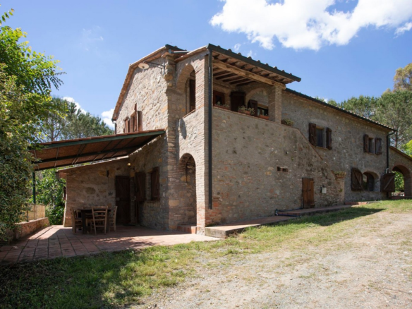 Casale Toscano Con Azienda Agricola e Piscina