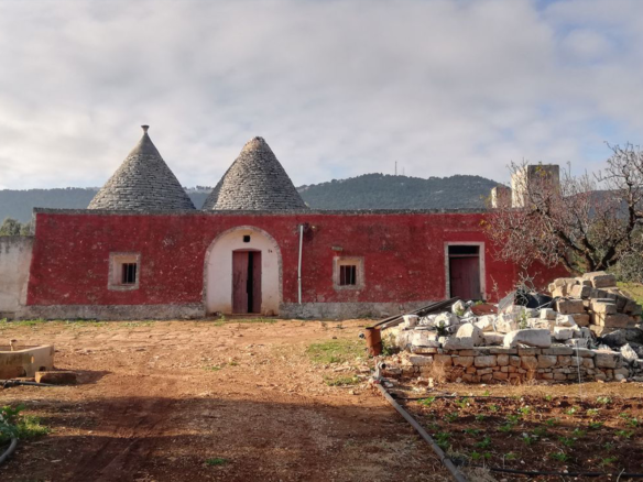 Casina Tipica Con Trulli