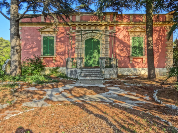 Dimora Storica Del 1900 Da Ristrutturare