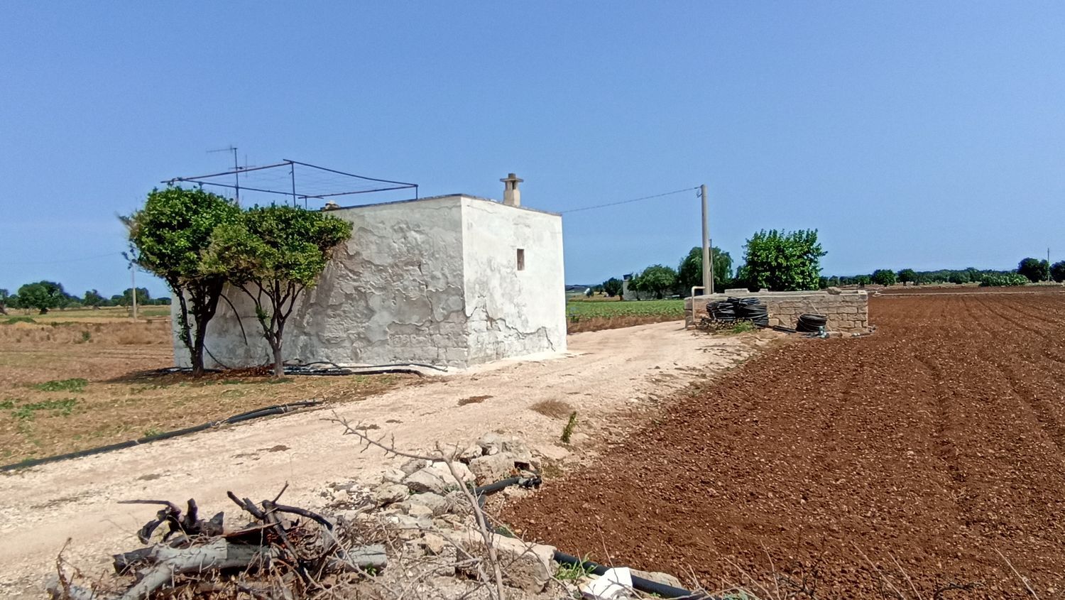 Doppio Fabbricato Rurale Nell’agro Di Savelletri