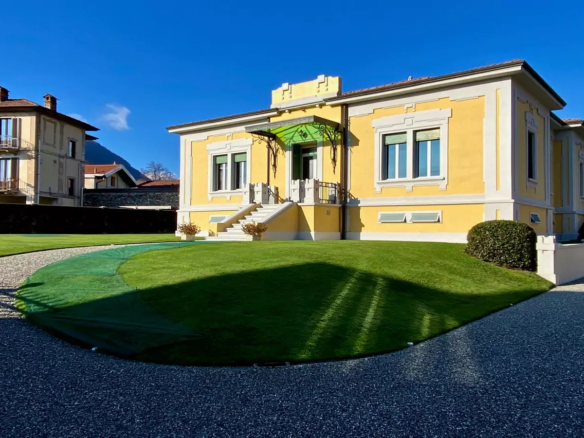 Elegante Villa D’Epoca Nel Cuore Di Verbania