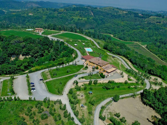 Incantevole Agriturismo Con Piscina Nel Cuore Della Toscana