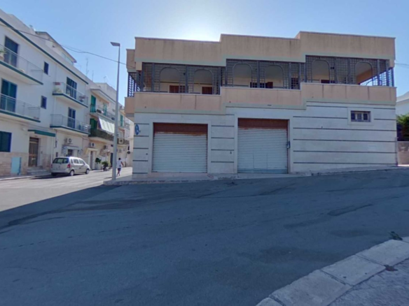 Luminoso Locale Commerciale A Savelletri