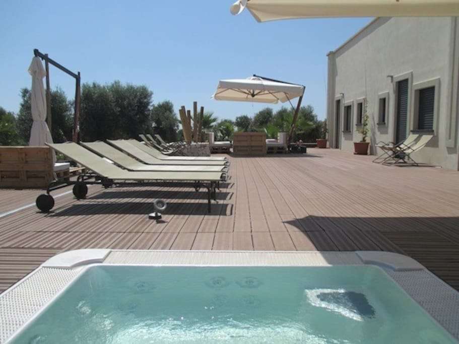 Lussuosa Villa Con Jacuzzi E Pajara Ristrutturata In Vendita A Salve, Puglia