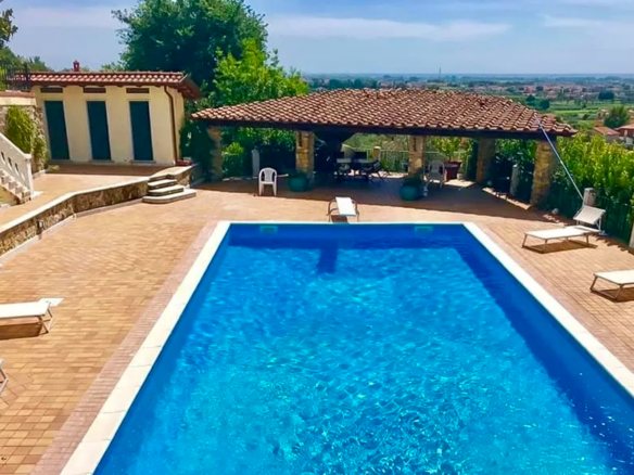 Lussuosa Villa Con Vista Panoramica E Piscina A Castelnuovo Magra