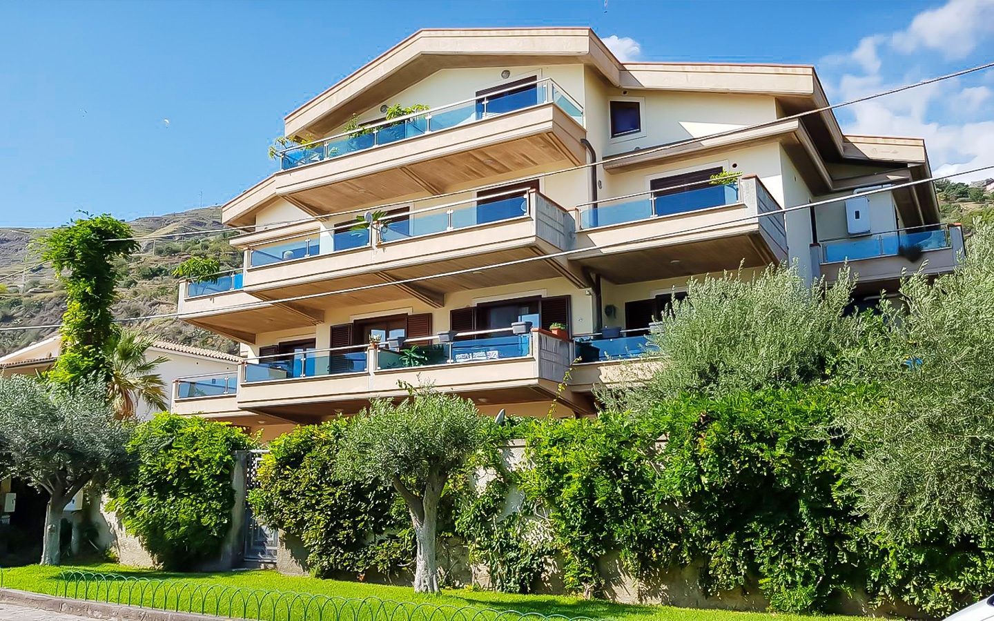 Lussuoso Appartamento Fronte Mare In Vendita A Taormina, Sicilia