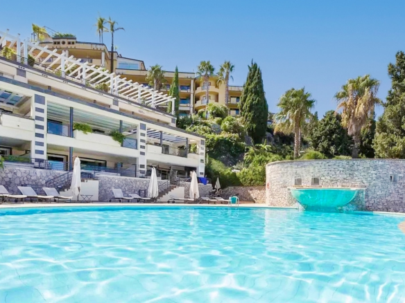 Lussuoso Appartamento Nel Centro Di Taormina