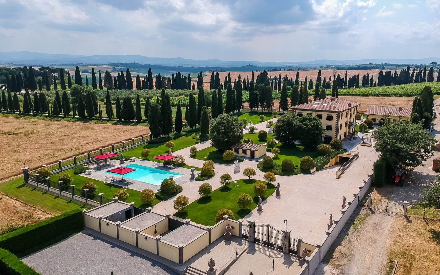 Maestosa Villa Con Piscina E Dependance Immersa Nel Verde Tra Cortona E Montepulciano