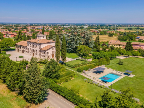 Meravigliosa Villa Finemente Ristrutturata Nella Campagna Emiliana