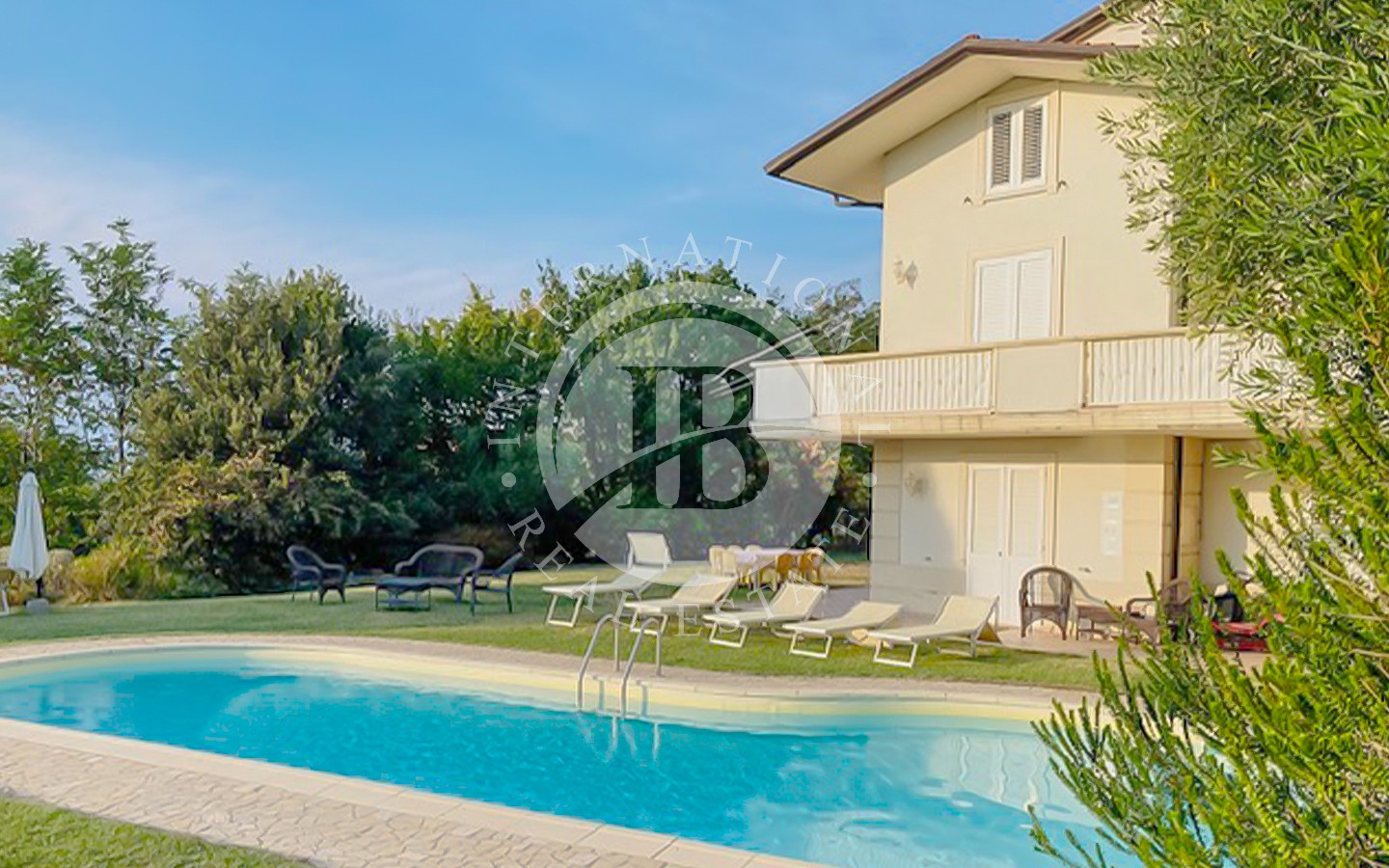 Piscina E Vista A 360° A Montelabbate