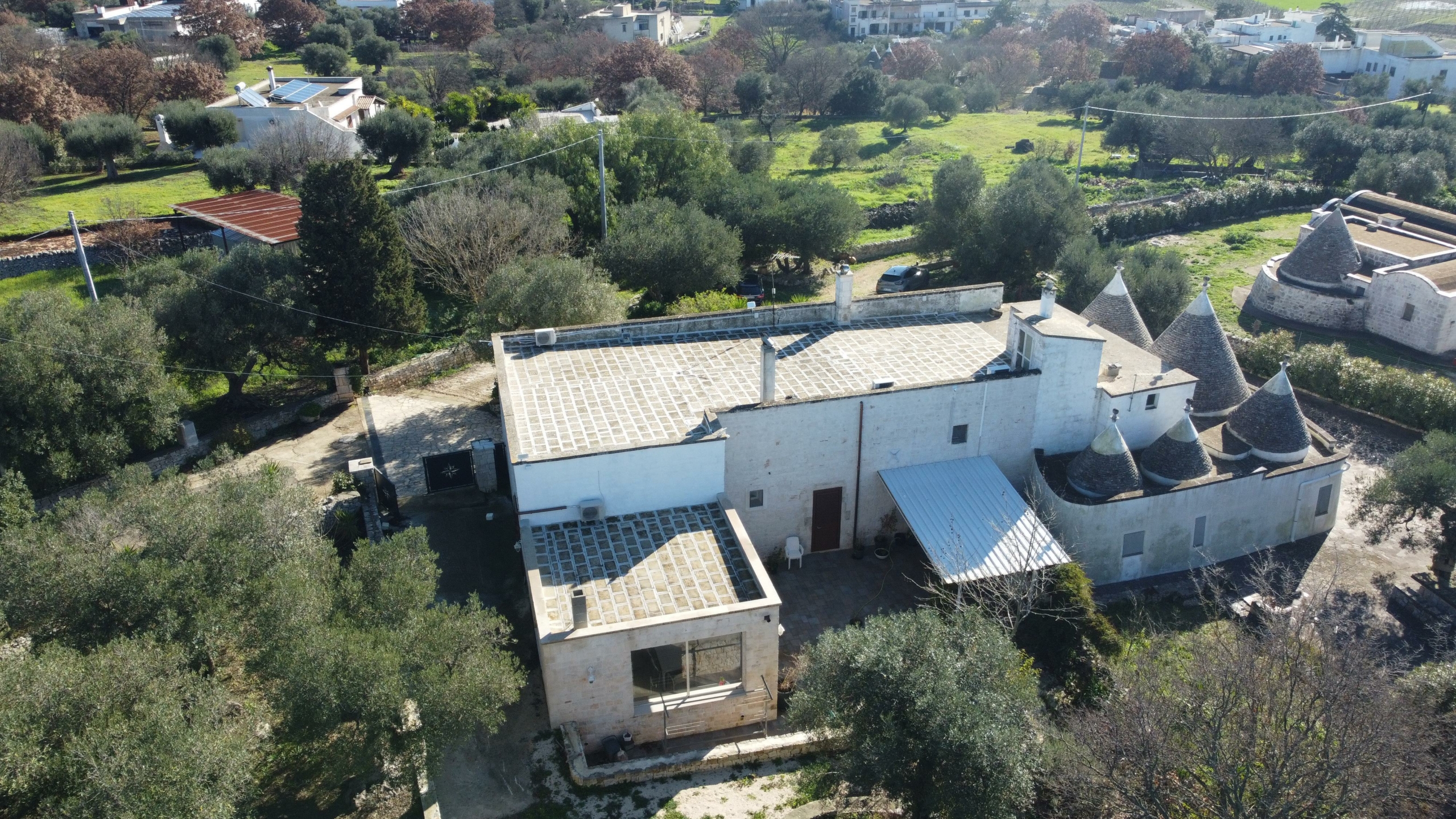 Porzione Di Villa Con Terreno A Cisternino