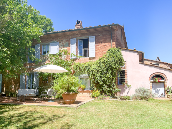 Prestigiosa Tenuta con Villa