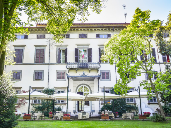 Prestigiosa Villa Con Parco Secolare E Piscina Nei Pressi Di Lucca