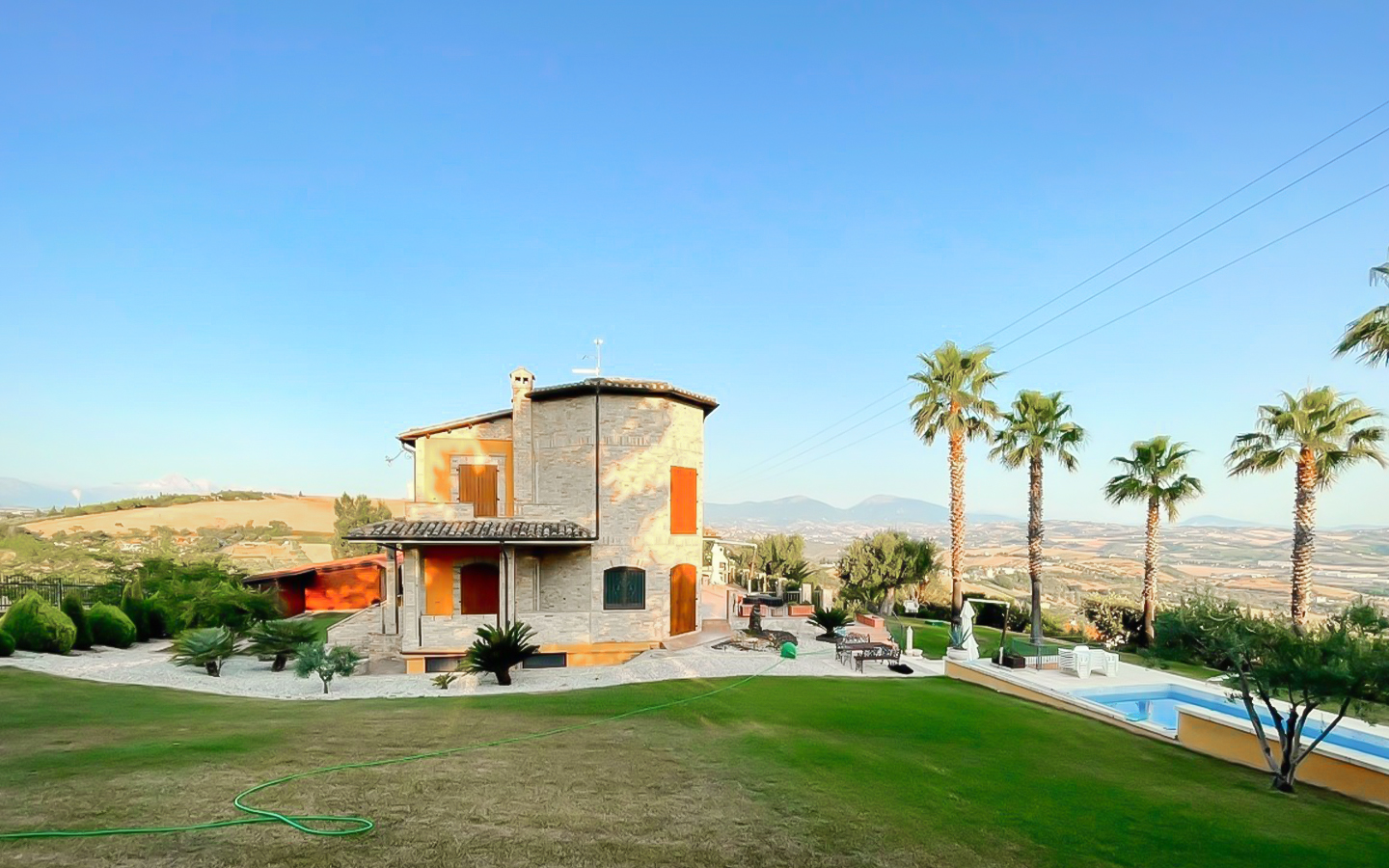 Prestigieuze panoramische villa met zwembad tussen Abruzzo en Marche, Morro D'Oro