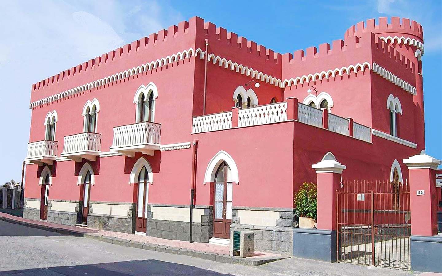 Prestigiosa Villa Storica In Vendita A Letojanni, Sicilia