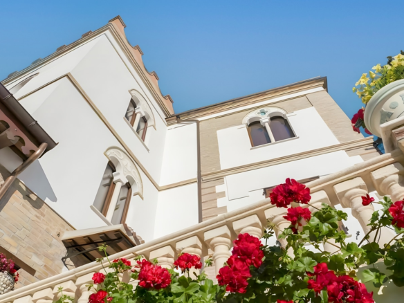 Prestigiosa Villa Storica Tra Le Colline Teramane
