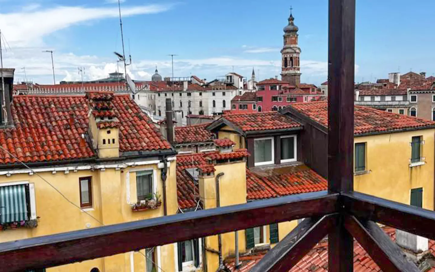 Prestigioso Appartamento Con Altana E Magazzino Nel Cuore Di Venezia