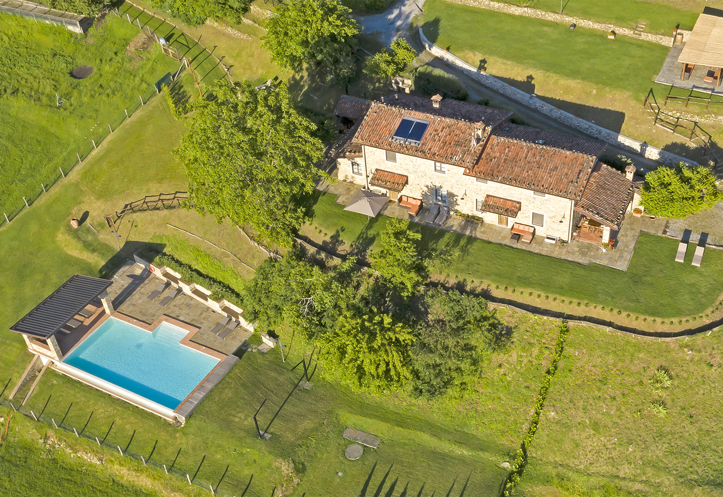 Grundstück mit Pool und bezauberndem Garten in Castelnuovo Di Garfagnana