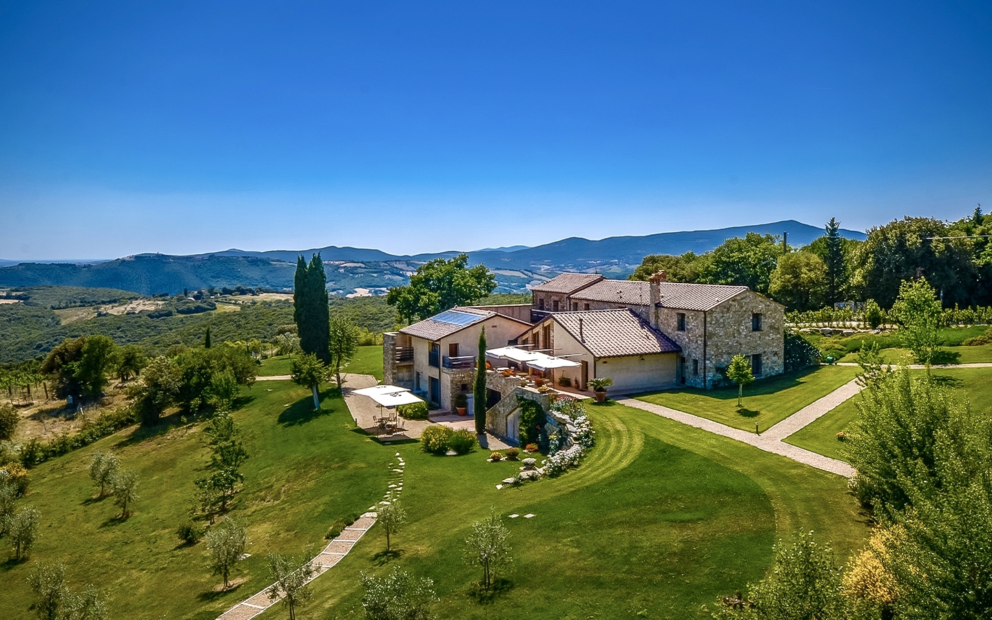Proprietà Esclusiva Con Splendido Giardino E Vista Aperta Nella Campagna Grossetana