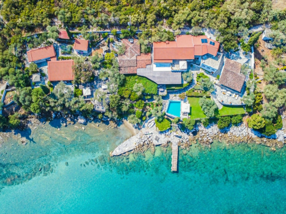 Rara Proprietà Con Accesso Privato Al Mare