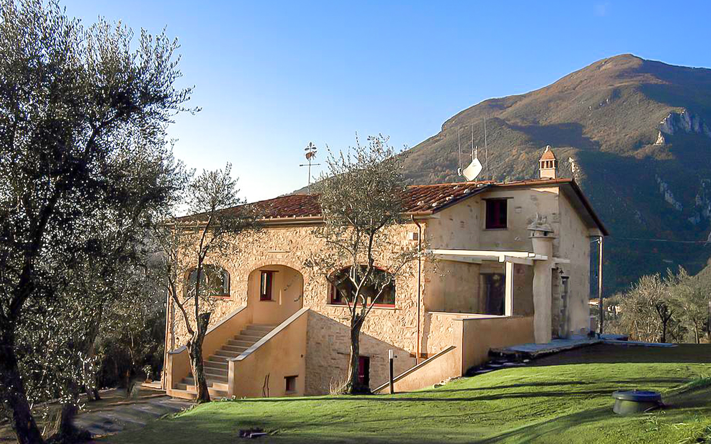 Rustico In Pietra Con Piscina Sulle Colline Di Camaiore