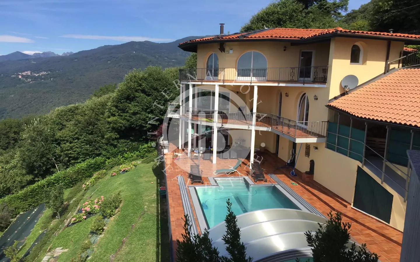 Piscina Riscaldata E Giardino A Verbania