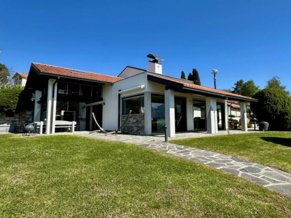 Splendida Villa Con Vista Lago