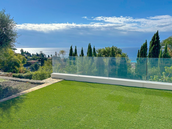 Splendida Villa Ristrutturata Con Piscina E Vista Mare A Bordighera
