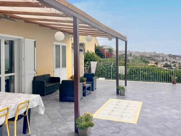 Splendida Villa Vista Mare Con Accesso Privato Alla Spiaggia