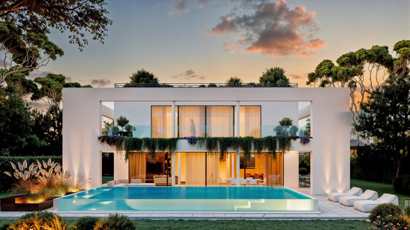 Splendido Esempio di Architettura Contemporanea con Piscina Privata a Forte dei Marmi
