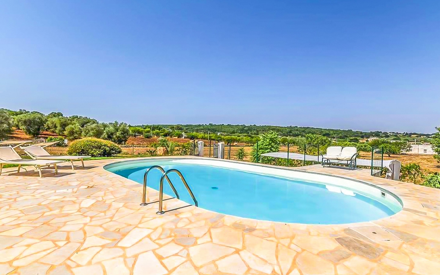Tenuta Con Vista Panoramica, 2 Piscine E Ampio Giardino A Ceglie Messapica, Puglia