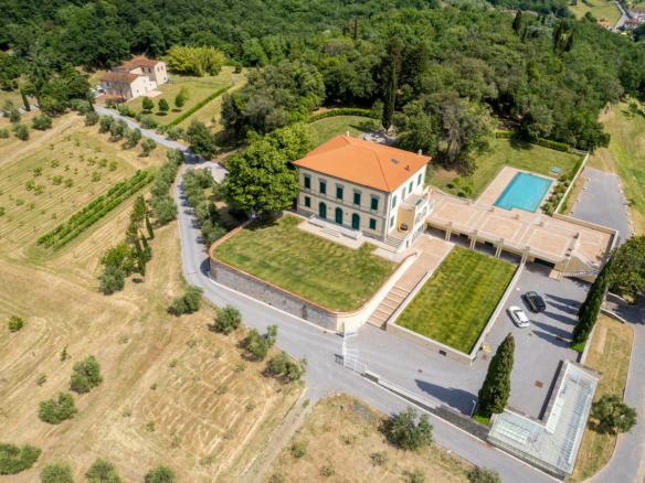 Tenuta Storica Con Uliveti E Frutteti A Pistoia
