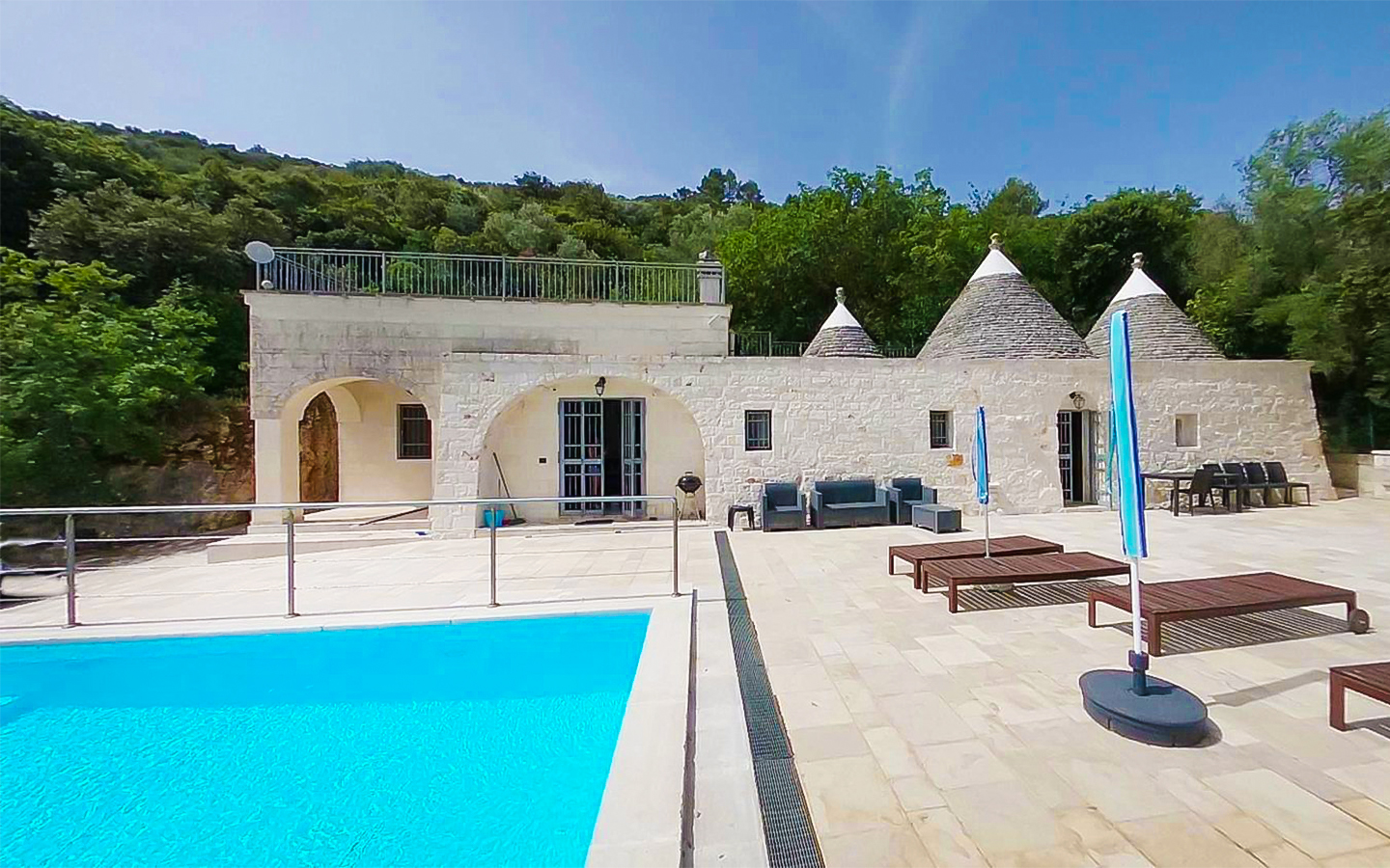 Villa With Sea View Trulli And Pool Between Fasano, Locorotondo And Cisternino, Apulia