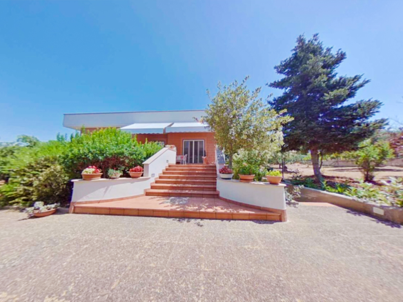 VILLA INDIPENDENTE RISTRUTTURATA