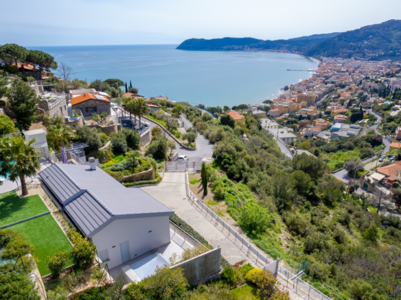 Villa Di Nuova Costruzione Con Piscina E Splendida Vista Mare - Alassio