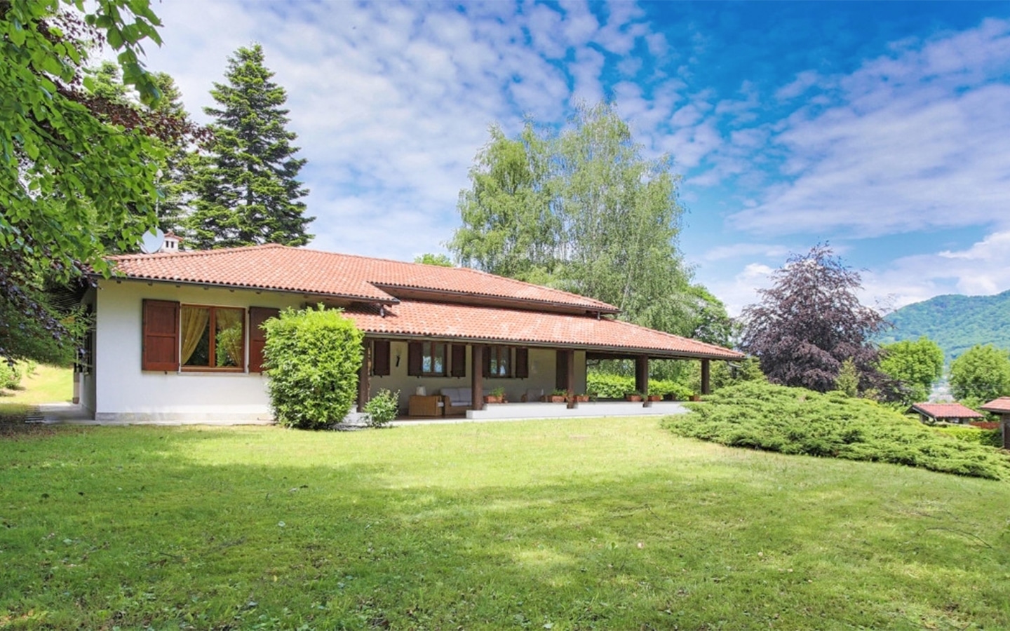 Villa Immersa Nel Verde Con Ampio Giardino, Casasco D’intelvi – Como, Lombardia