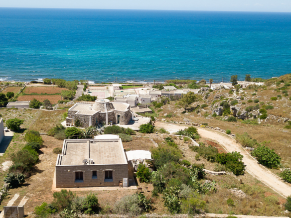 Villa In Tipica Pietra Salentina Con Jacuzzi Vista Mare A Torre Vado