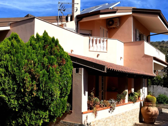 Villa Incantevole Con Ampio Giardino A Ricadi