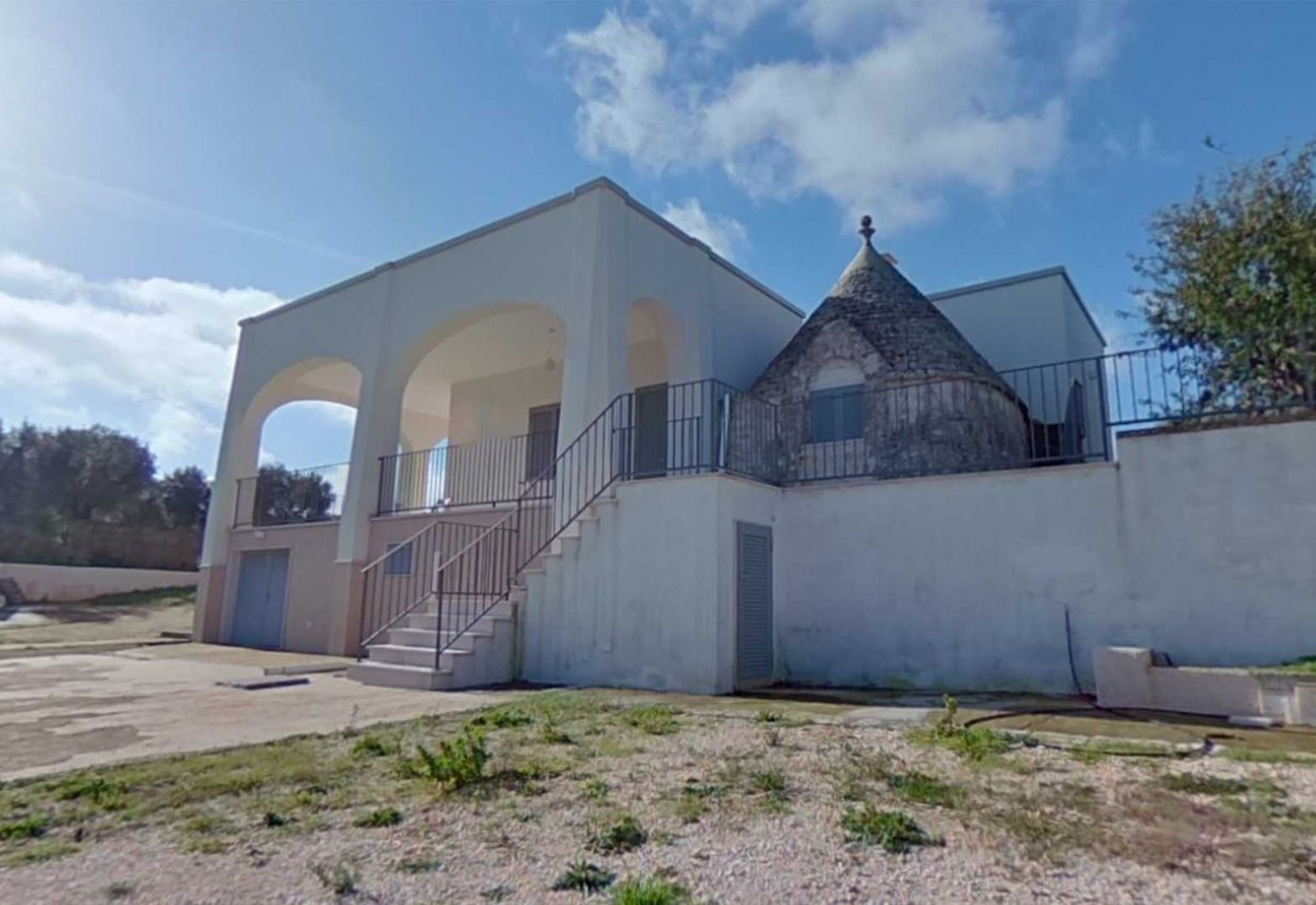 Villa Indipendente Con Trullo, Cisternino, Puglia