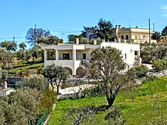Villa Indipendente Di Recente Ristrutturazione Nella Valle D'Itria