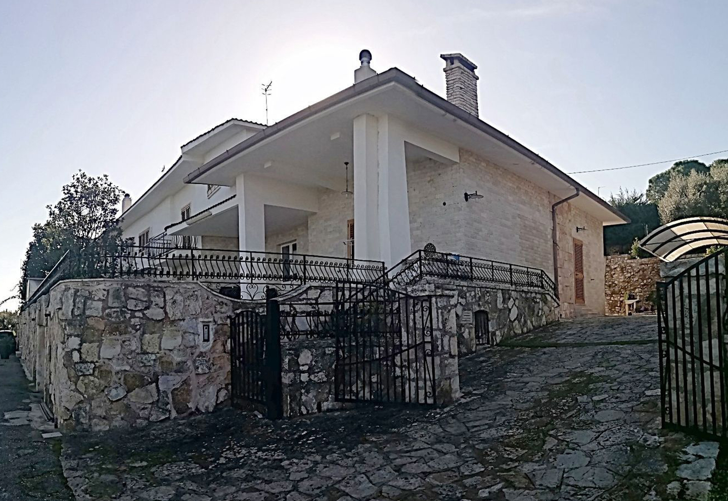 Villa Indipendente Su Due Livelli A Fasano, Puglia