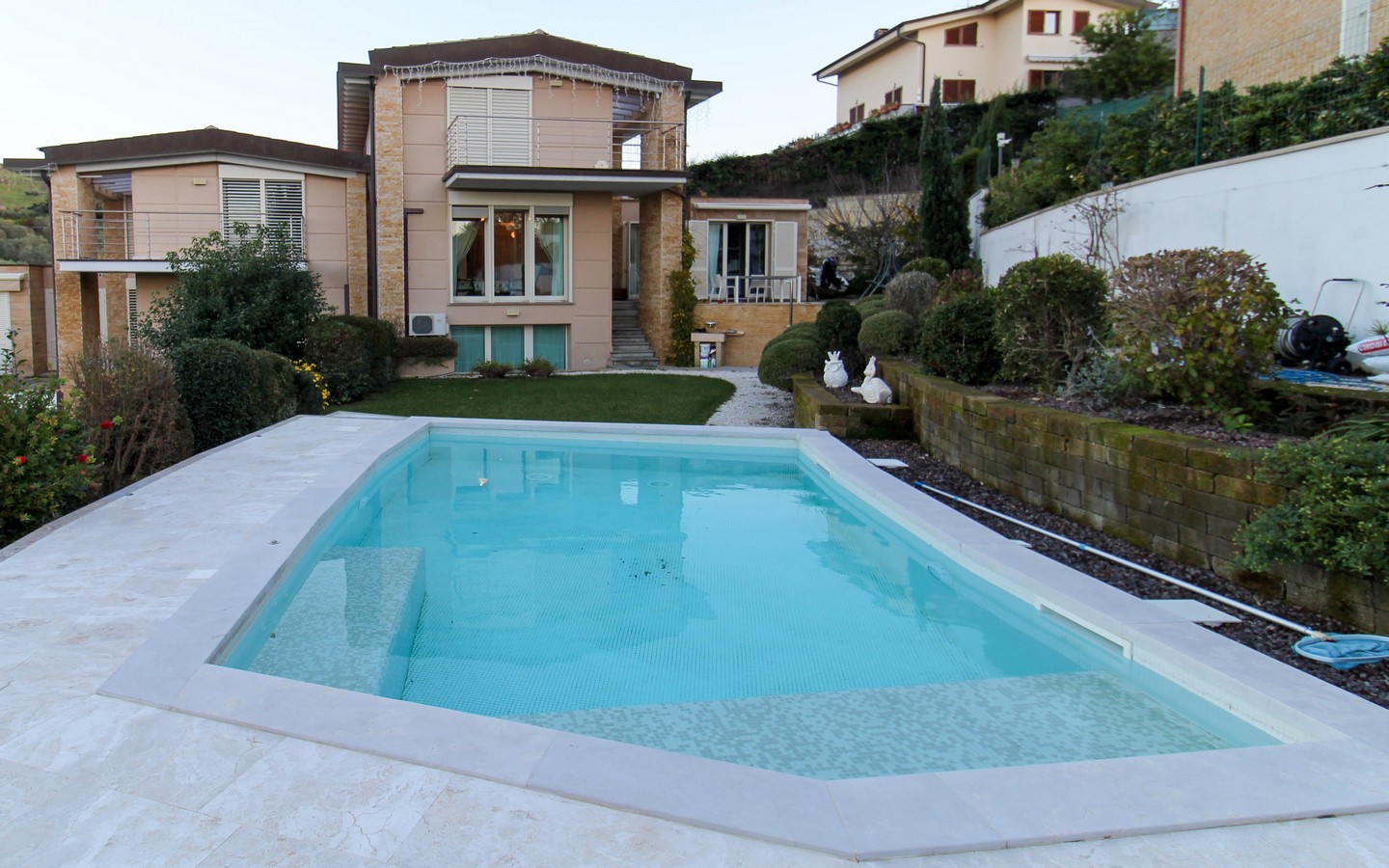 Moderne Villa mit Panoramablick auf das Meer in Montenero, Livorno