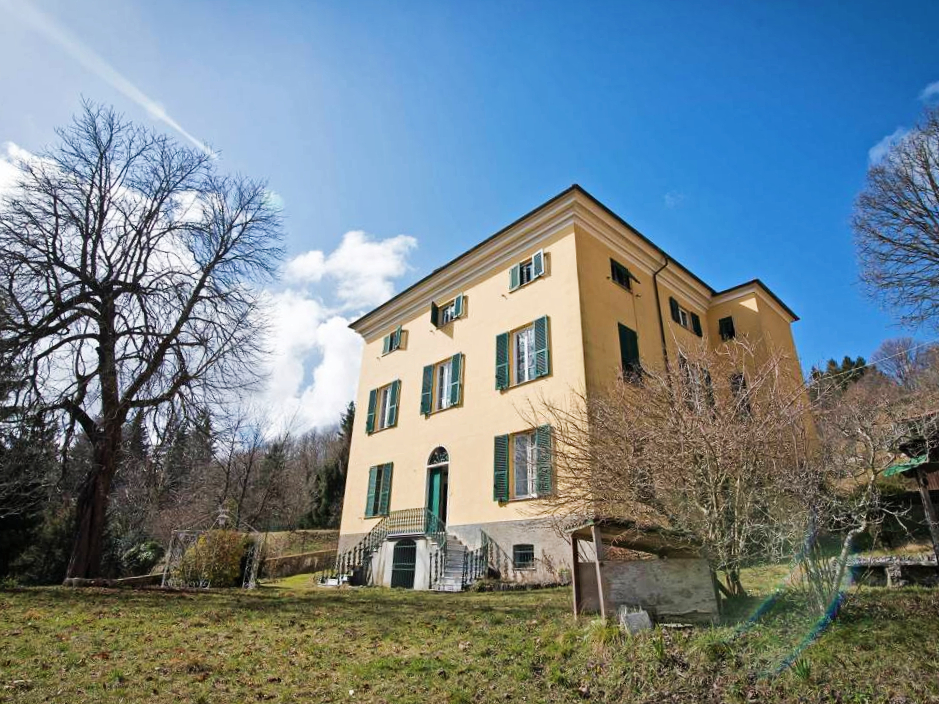 Villa Plurifamiliare Con Giardino E Box – Borgo Fornari, Ronco Scrivia