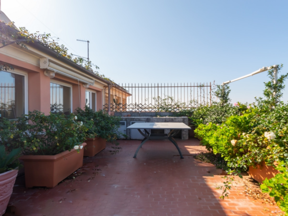 Villa Semindipendente Con Giardino Carrabile E Terrazzo Vista Mare A Due Passi Da Corso Italia