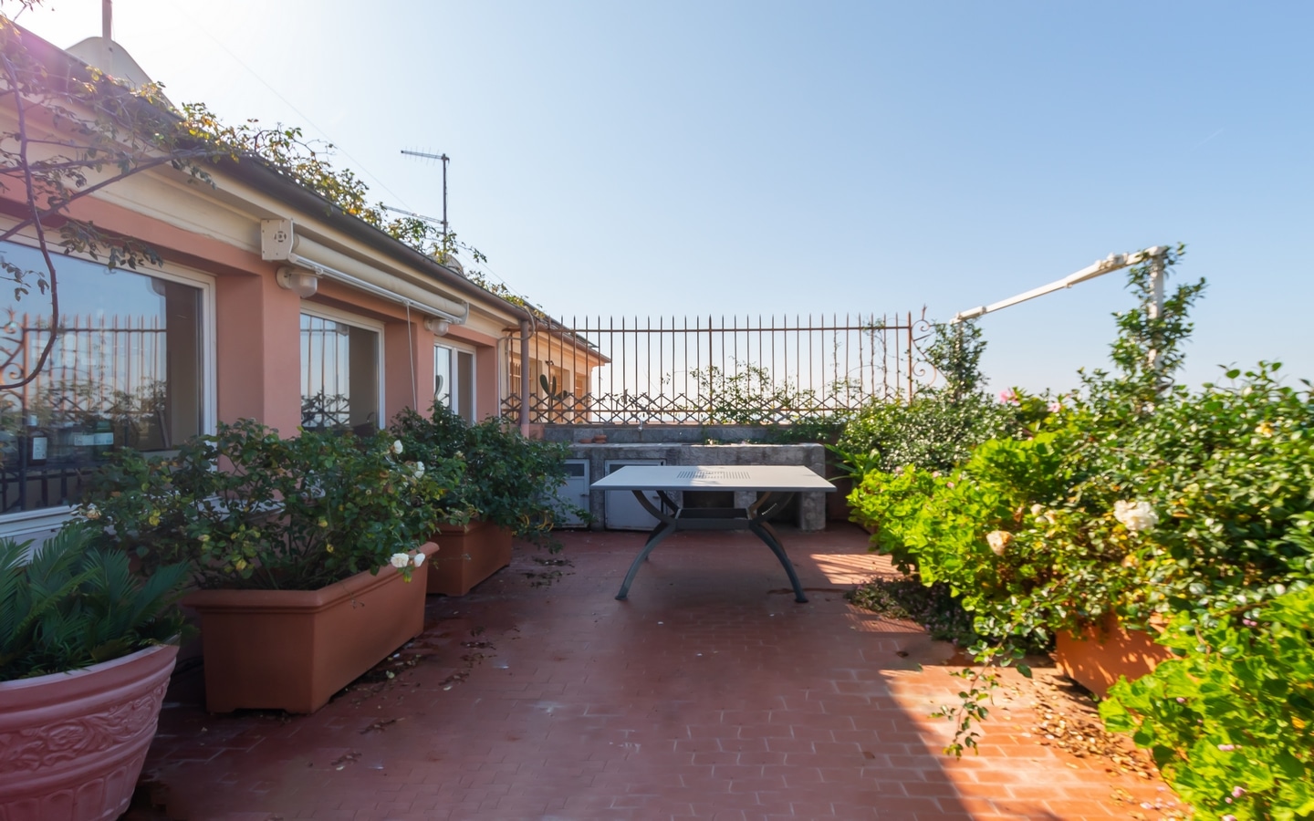Villa Semindipendente Con Giardino Carrabile E Terrazzo Vista Mare A Due Passi Da Corso Italia, Genova Albaro