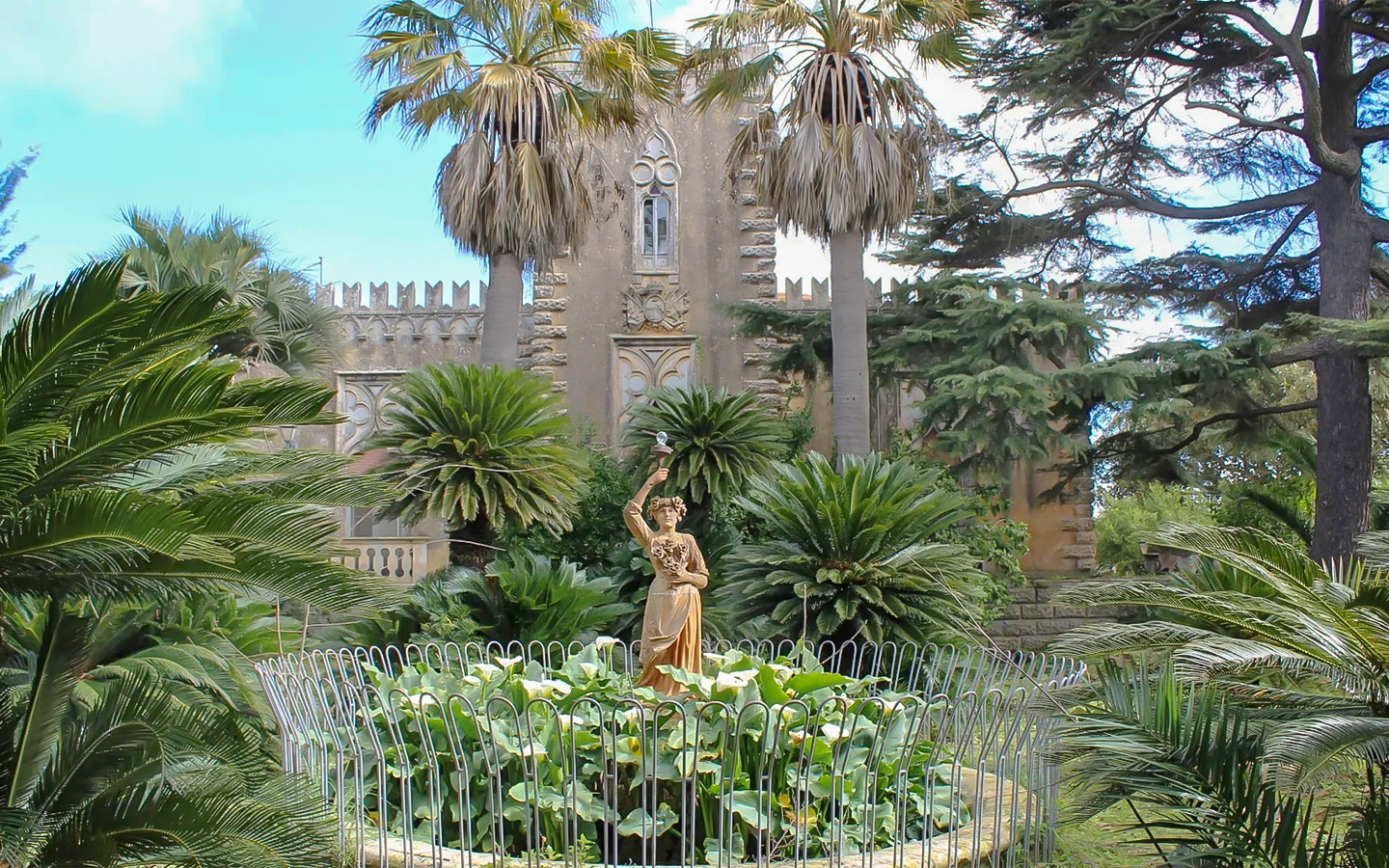 Villa Storica Con Stile Eclettico E Parco Privato, Modica, Sicilia