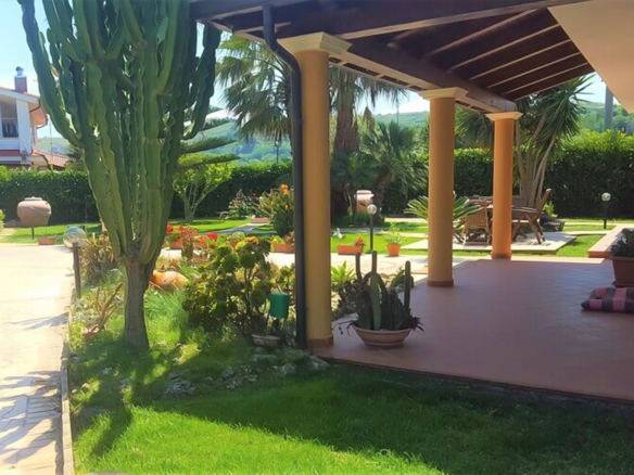 Detached Villa With Garden In A Hilly Area In Tropea